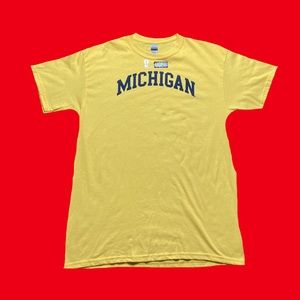 ☀️ Michigan Wolverines College Tee Mens Size L Yellow NWT